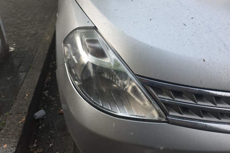 Used Nissan Tiida Sedan 2008 1.6L Automatic Fashion Edition Right Front Headlight