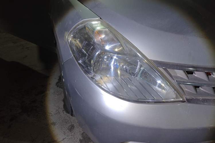 Used Nissan Tiida Sedan 2008 1.6L Manual Smart Version Right Front Headlight