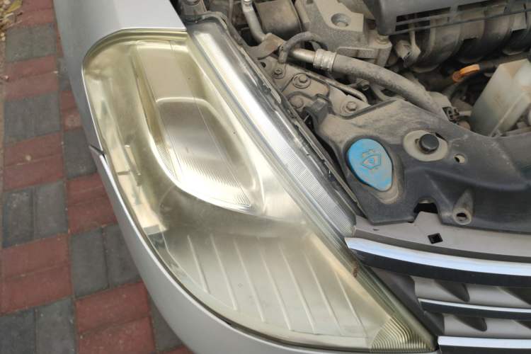 Used Nissan Tiida Sedan 2008 1.6L Manual Fashion Edition Right Front Headlight