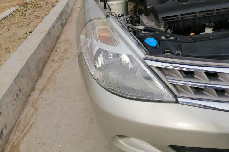 Used Nissan Tiida Sedan 2008 1.6L Automatic Smart Version Right Front Headlight