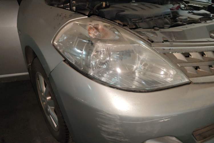 Used Nissan Tiida Sedan 2008 1.6L Manual Fashion Edition Right Front Headlight