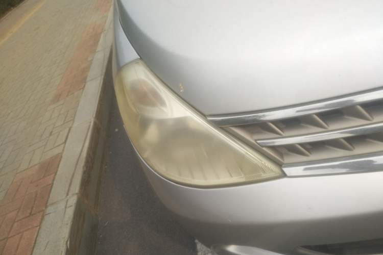 Used Nissan Tiida Sedan 2008 1.6L Automatic Fashion Edition Right Front Headlight