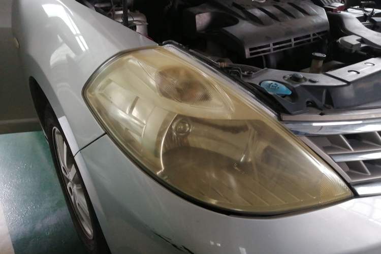 Used Nissan Tiida Sedan 2008 1.6L Automatic Fashion Edition Right Front Headlight