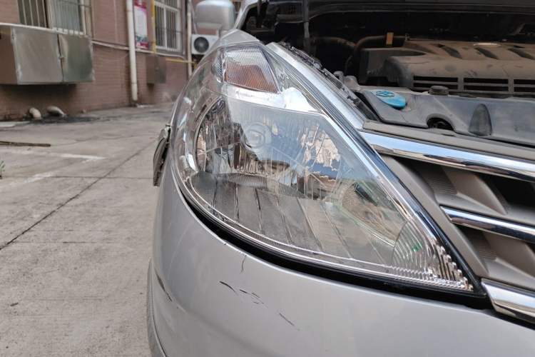 Used Nissan Tiida Sedan 2008 1.6L Manual Fashion Edition Right Front Headlight