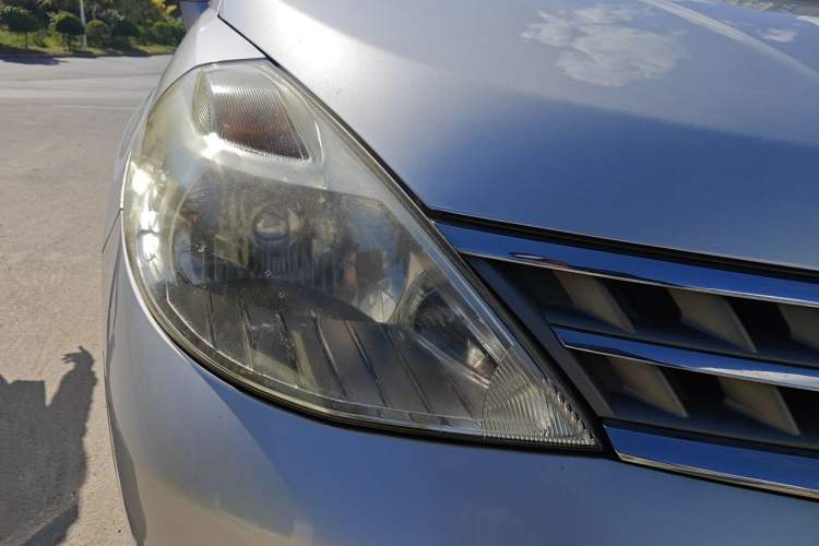 Used Nissan Tiida Sedan 2008 1.6L Manual Fashion Edition Right Front Headlight