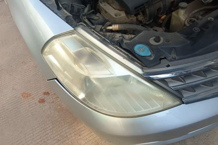 Used Nissan Tiida Sedan 2008 1.6L Manual Fashion Edition Right Front Headlight