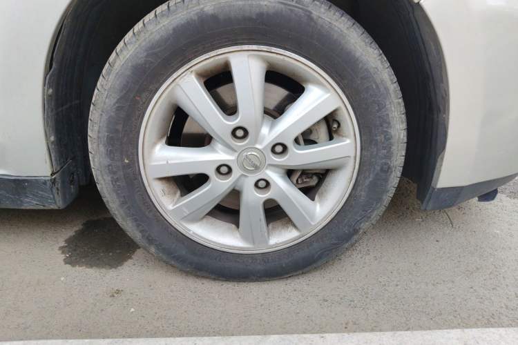 Used Nissan Tiida Sedan 2008 1.6L Automatic Smart Version Right Front Wheel Hub