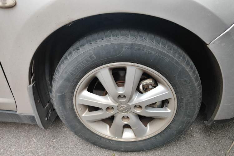 Used Nissan Tiida Sedan 2008 1.6L Automatic Smart Version Right Front Wheel Hub