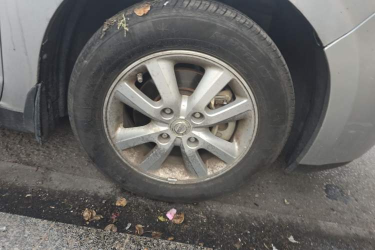 Used Nissan Tiida Sedan 2008 1.6L Automatic Fashion Edition Right Front Wheel Hub