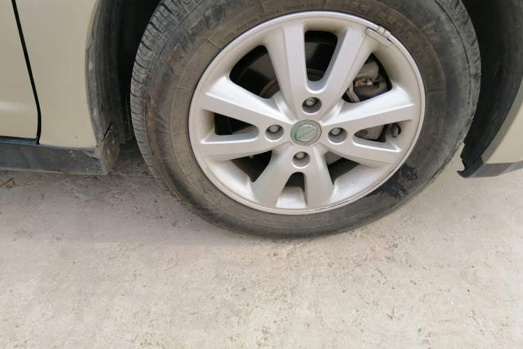 Used Nissan Tiida Sedan 2008 1.6L Automatic Smart Version Right Front Wheel Hub