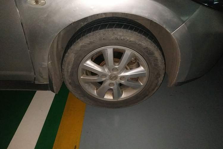 Used Nissan Tiida Sedan 2008 1.6L Automatic Smart Version Right Front Wheel Hub