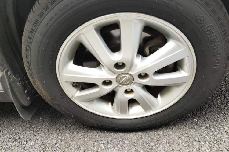 Used Nissan Tiida Sedan 2008 1.6L Automatic Fashion Edition Right Front Wheel Hub