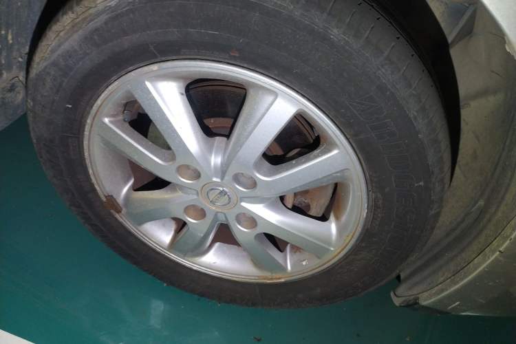 Used Nissan Tiida Sedan 2008 1.6L Automatic Smart Version Right Front Wheel Hub