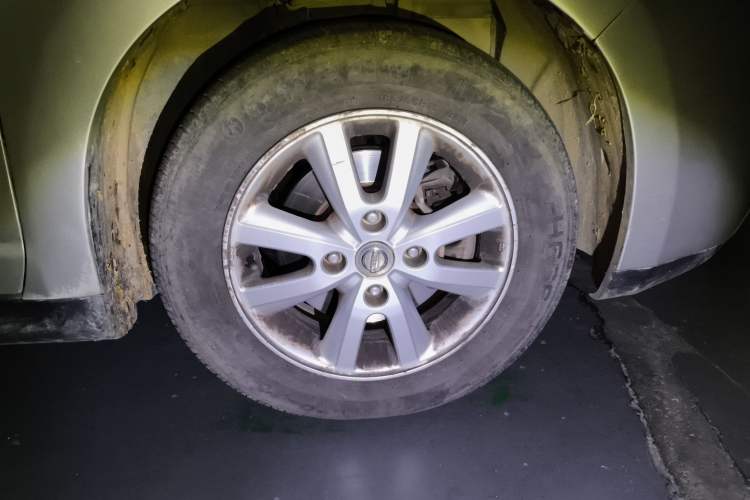Used Nissan Tiida Sedan 2008 1.6L Manual Fashion Edition Right Front Wheel Hub
