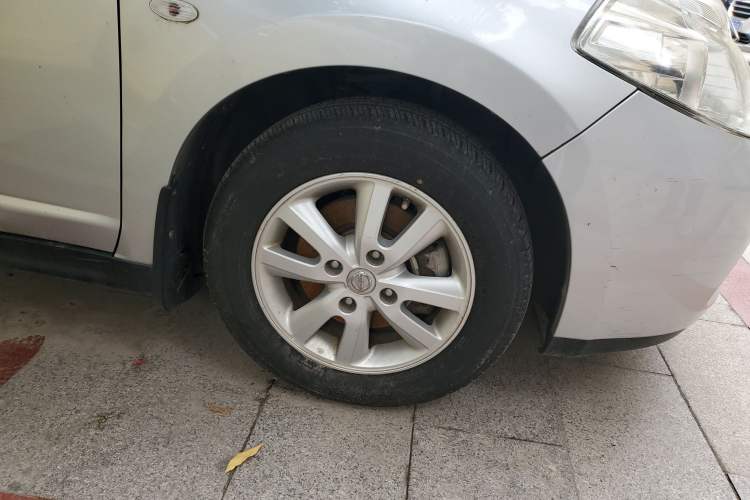 Used Nissan Tiida Sedan 2008 1.6L Automatic Smart Version Right Front Wheel Hub