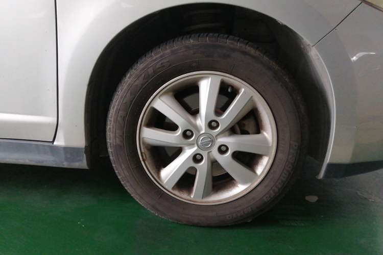Used Nissan Tiida Sedan 2008 1.6L Automatic Fashion Edition Right Front Wheel Hub