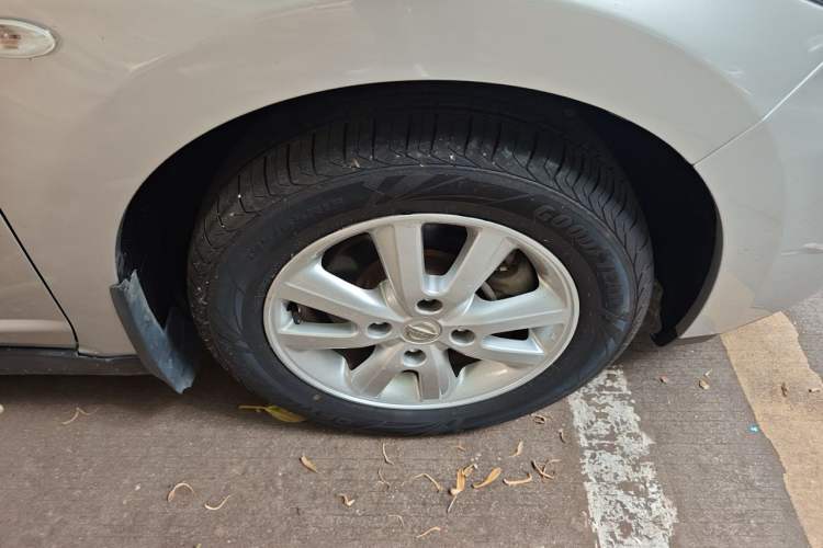 Used Nissan Tiida Sedan 2008 1.6L Automatic Smart Version Right Front Wheel Hub