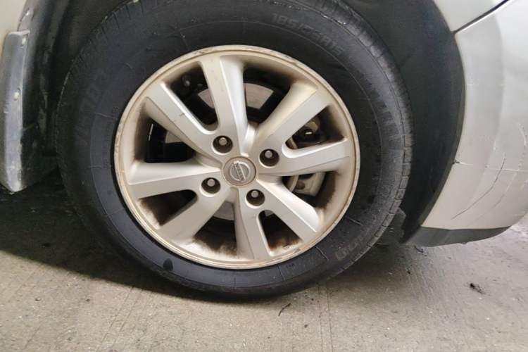 Used Nissan Tiida Sedan 2008 1.6L Automatic Smart Version Right Front Wheel Hub
