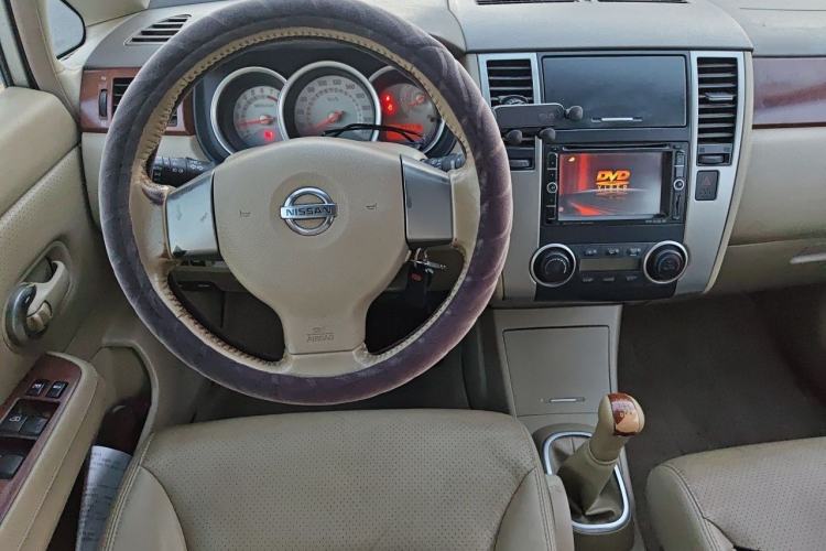 Used Nissan Tiida Sedan 2008 1.6L Manual Smart Version Steering Wheel