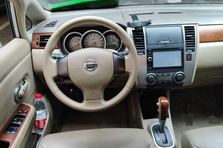 Used Nissan Tiida Sedan 2008 1.6L Automatic Smart Version Steering Wheel