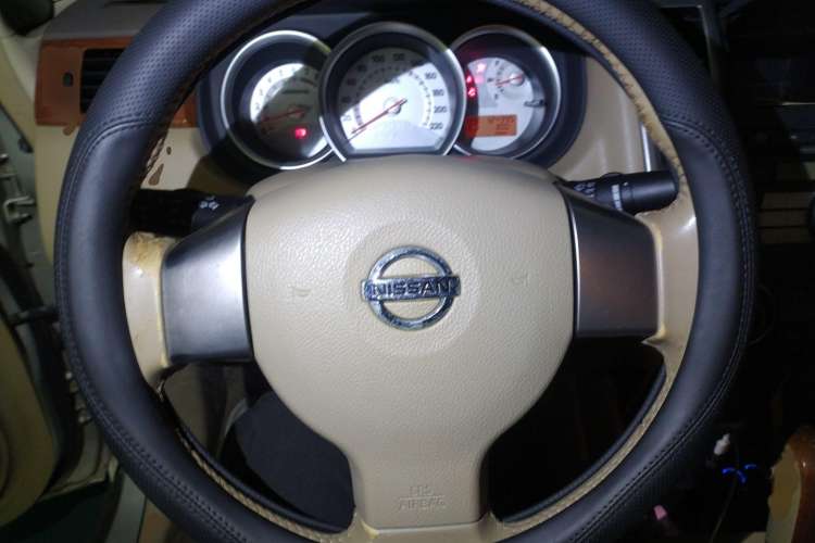Used Nissan Tiida Sedan 2008 1.6L Automatic Smart Version Steering Wheel