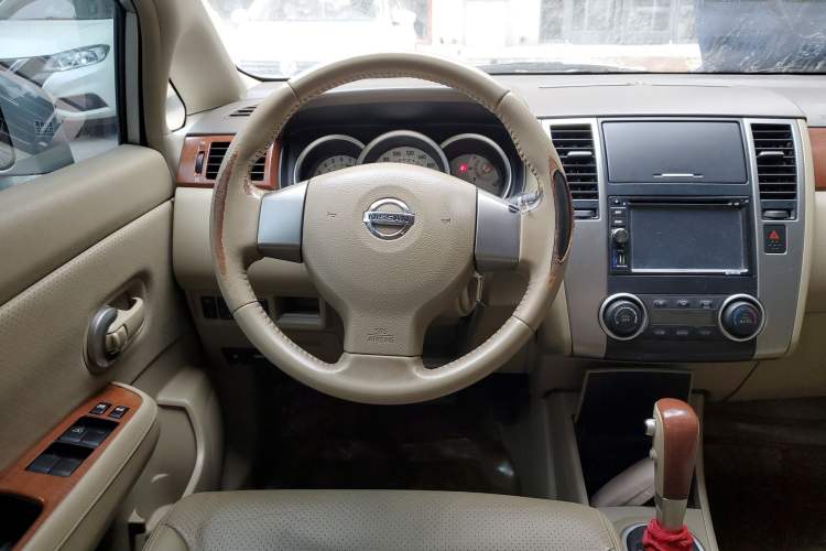 Used Nissan Tiida Sedan 2008 1.6L Automatic Smart Version Steering Wheel