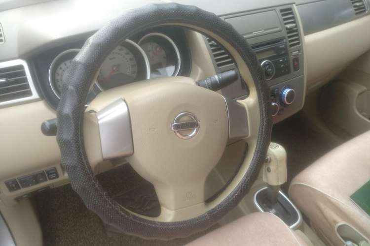 Used Nissan Tiida Sedan 2008 1.6L Automatic Fashion Edition Steering Wheel