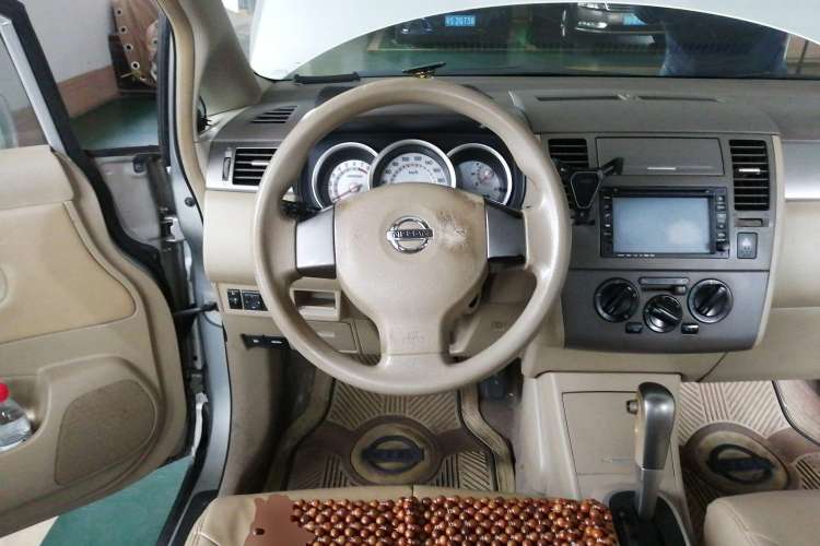 Used Nissan Tiida Sedan 2008 1.6L Automatic Fashion Edition Steering Wheel