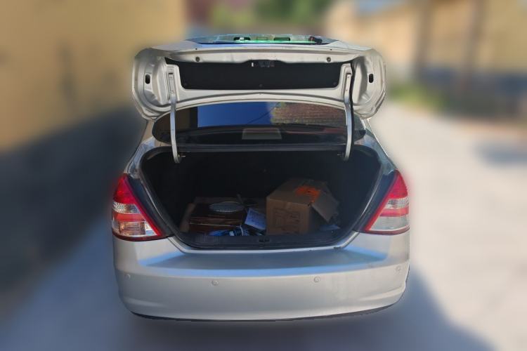 Used Nissan Tiida Sedan 2008 1.6L Manual Fashion Edition Trunk