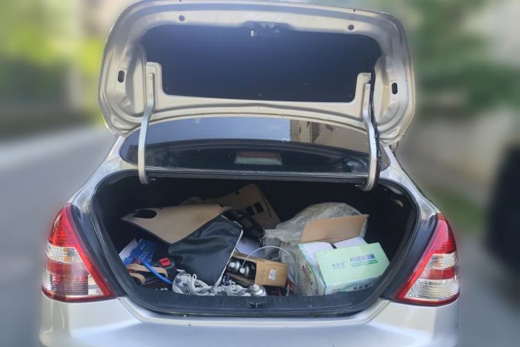 Used Nissan Tiida Sedan 2008 1.6L Manual Smart Version Trunk