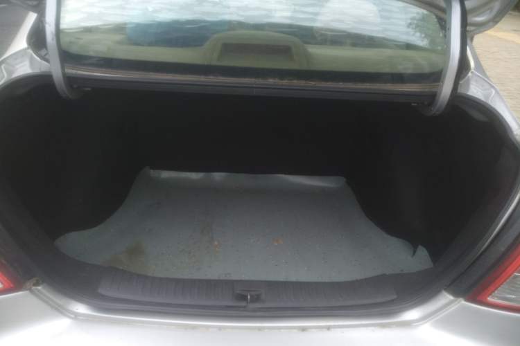 Used Nissan Tiida Sedan 2008 1.6L Automatic Fashion Edition Trunk