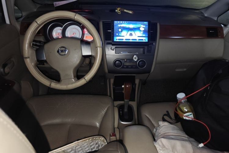 Used Nissan Tiida Sedan 2008 1.6L Automatic Smart Version Center Console