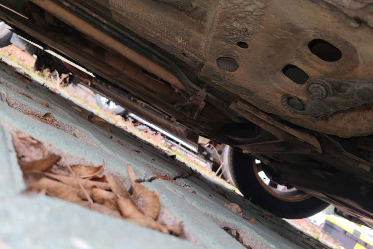Used Nissan Tiida Sedan 2008 1.6L Manual Smart Version Chassis Front Right