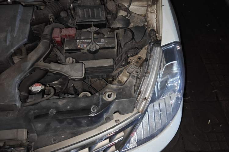 Used Nissan Tiida Sedan 2008 1.6L Automatic Smart Version Engine Bay Left