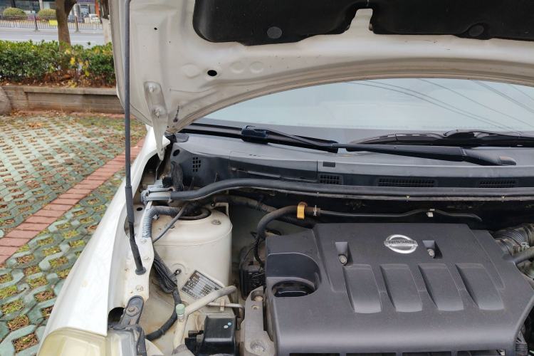 Used Nissan Tiida Sedan 2008 1.6L Manual Smart Version Engine Bay Right