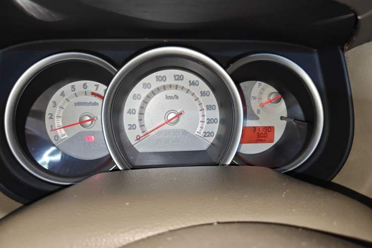 Used Nissan Tiida Sedan 2008 1.6L Automatic Smart Version Instrument Cluster
