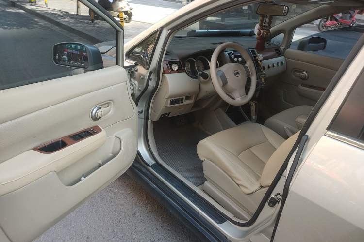 Used Nissan Tiida Sedan 2008 1.6L Automatic Smart Version Driver Seat