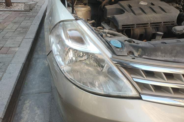 Used Nissan Tiida Sedan 2008 1.6L Automatic Smart Version Right Front Headlight