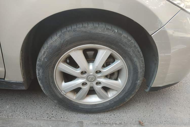 Used Nissan Tiida Sedan 2008 1.6L Automatic Smart Version Right Front Wheel Hub