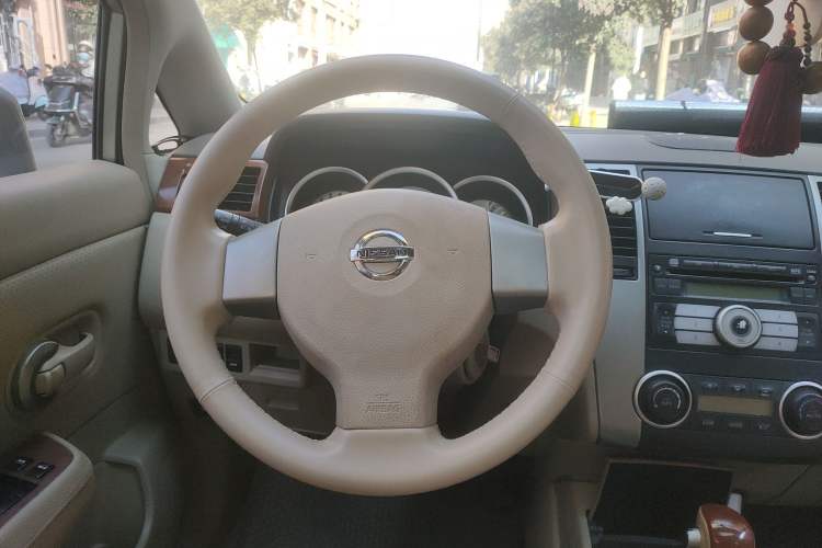 Used Nissan Tiida Sedan 2008 1.6L Automatic Smart Version Steering Wheel