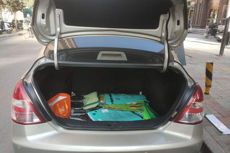 Used Nissan Tiida Sedan 2008 1.6L Automatic Smart Version Trunk