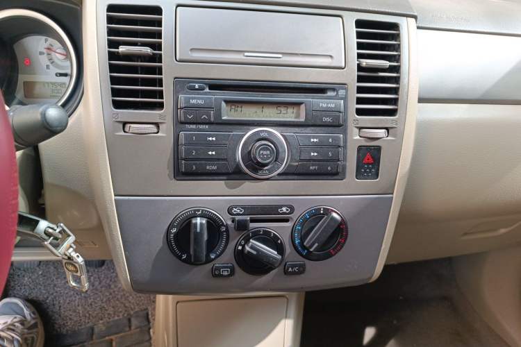 Used Nissan Tiida Sedan 2009 1.6L Automatic Tech Edition Audio And AC Panel