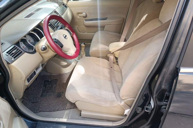 Used Nissan Tiida Sedan 2009 1.6L Automatic Tech Edition Left Front Seat