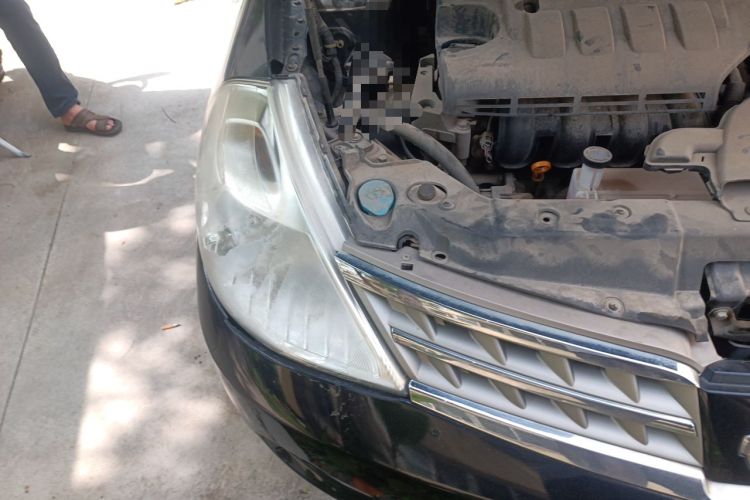 Used Nissan Tiida Sedan 2009 1.6L Automatic Tech Edition Right Front Headlight