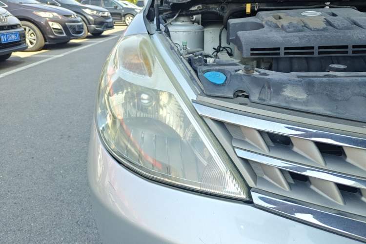 Used Nissan Tiida Sedan 2009 1.6L Automatic Tech Edition Right Front Headlight