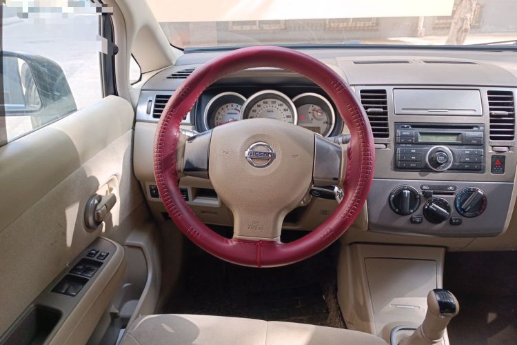 Used Nissan Tiida Sedan 2009 1.6L Automatic Tech Edition Steering Wheel