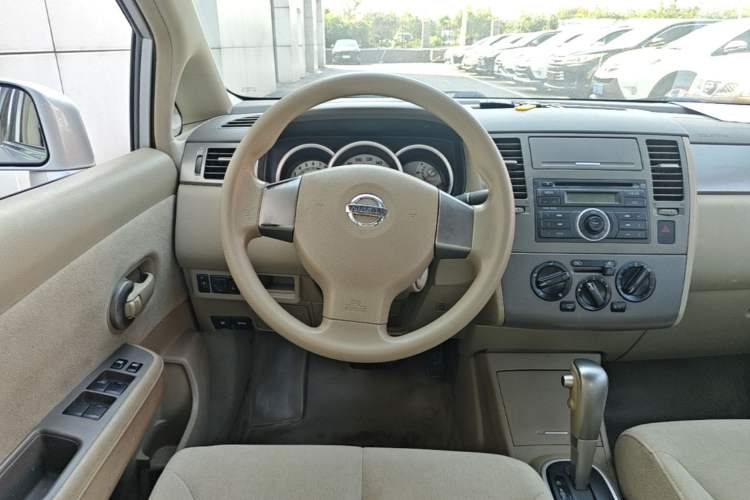 Used Nissan Tiida Sedan 2009 1.6L Automatic Tech Edition Steering Wheel