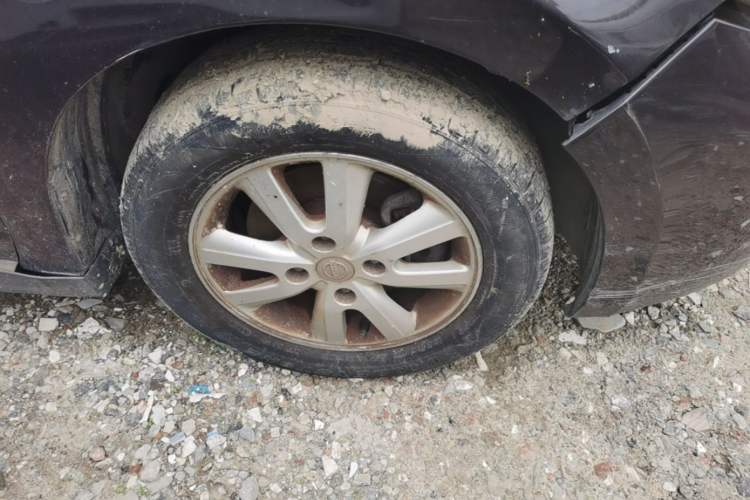 Used Nissan Tiida Sedan 2009 1.6L Automatic Tech Edition Right Front Wheel Hub
