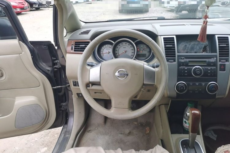 Used Nissan Tiida Sedan 2009 1.6L Automatic Tech Edition Steering Wheel