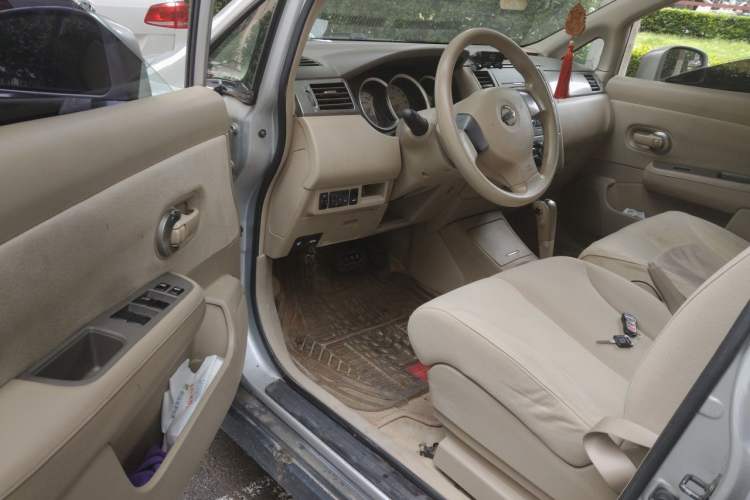 Used Nissan Tiida Sedan 2009 1.6L Automatic Tech Edition Driver Seat